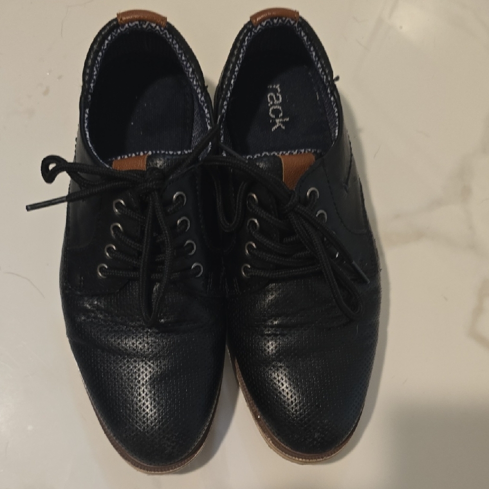 Black Leather Lace-Up Shoes, Boys Size 2M